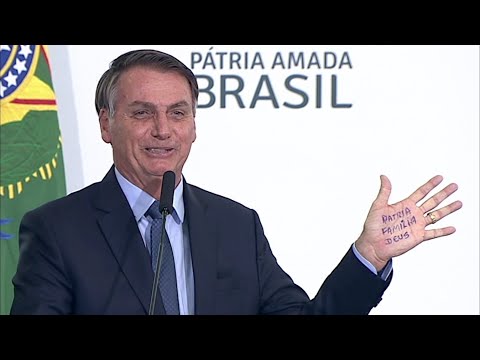 Jair Bolsonaro faz discurso emocionante de 400 dias do Governo