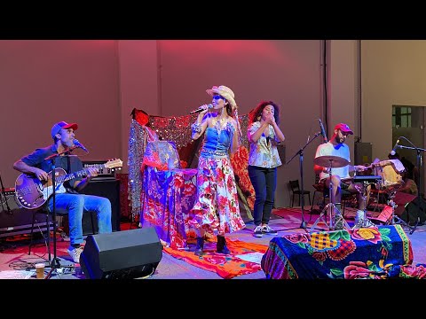 Mãeana canta João Gomes - Meu Pedaço de Pecado (Fortaleza, 20.08.2023)