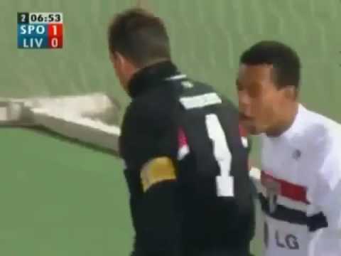 Rogério Ceni vs Gerrard