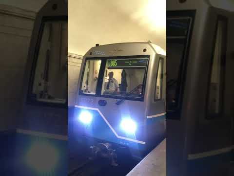 Парад поездов петербургского метрополитена