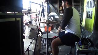 Omar from iHOW performing a new song @ warped tour carson 2010
