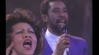 Ron Kenoly - Sing Out  (Full DVD)