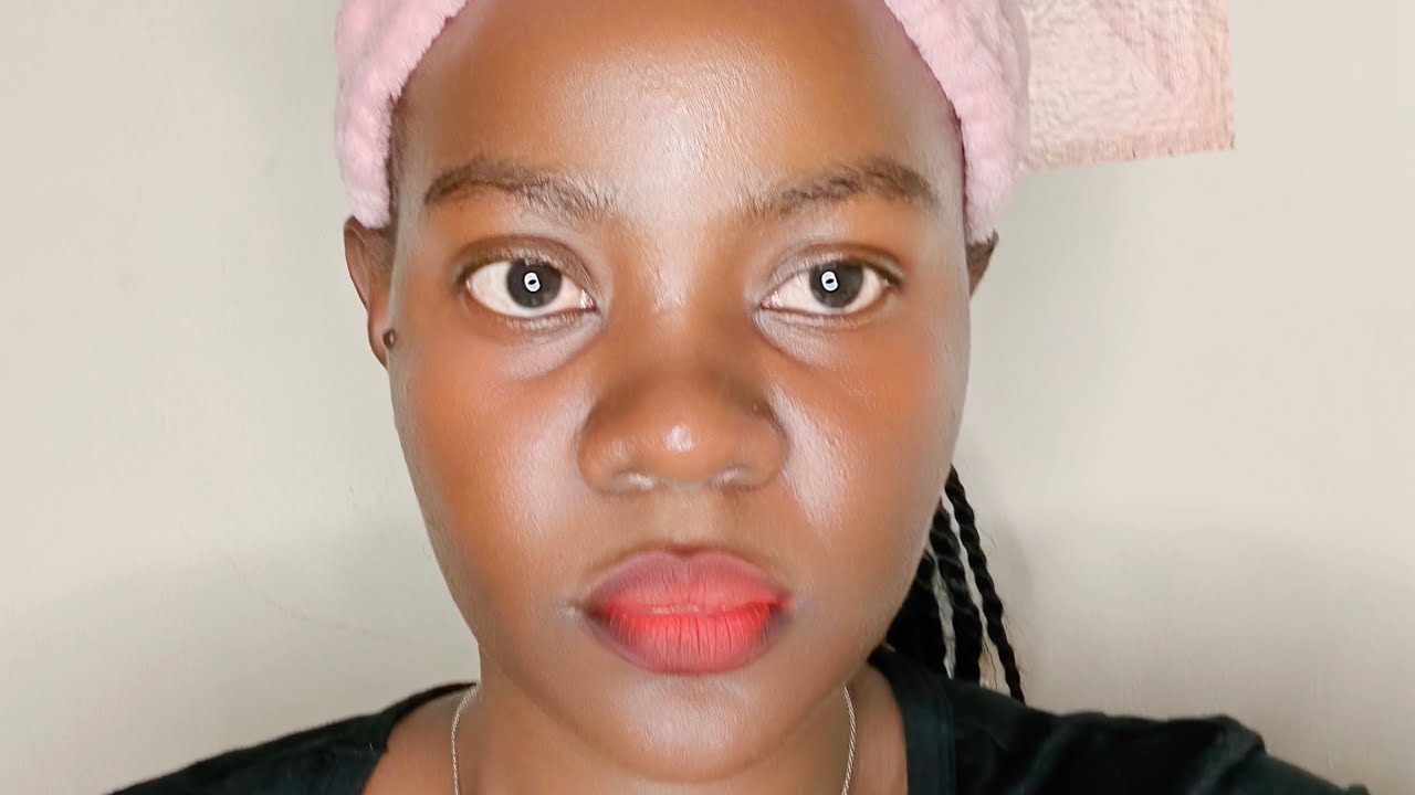 Ebifo omukazi weyekwata nga ayagala kumuzina