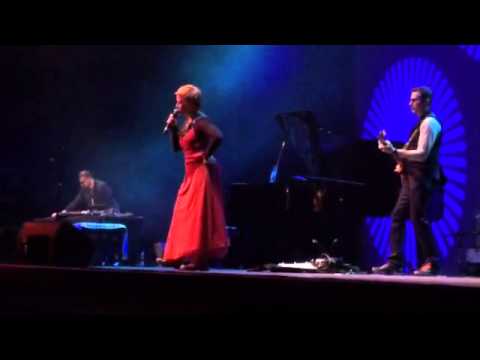 Conjure One (Delerium) Feat. Leigh Nash (Sixpence None The Richer) - Under The Gun (Live)