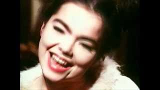 the sugarcubes/sykurmolarnir : hit [surrounded]