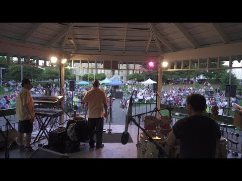 Promotional video thumbnail 1 for Flor de Luna Latin Rock