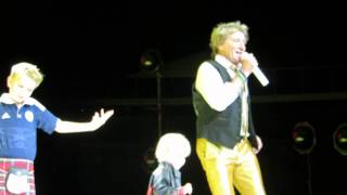 Rod Stewart (&amp; kids), &quot;Sweet Little Rock &#39;N Roller&quot;, Glasgow Hydro, Oct. 5, 2013