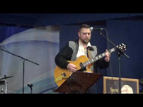 Ally & the Gators - Sixteen Chicks -