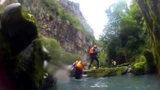 preview picture of video 'Canyoning Rafting Saint-Lary-Soulan - UCPA Aout 2014'