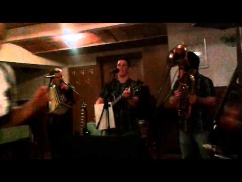 Ansambel Domačini -  Na Golici