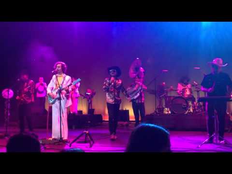 Erick Alfer:- Caloncho ft. Los Master Plus Mon la fruta tour