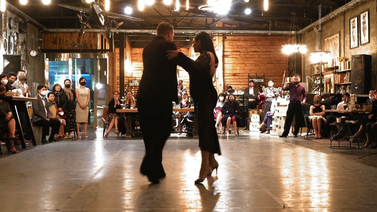 Video thumbnail for Maria Ines Bogado y Sergiy Podbolotnyy Grand Milonga (2023/01/28) #1