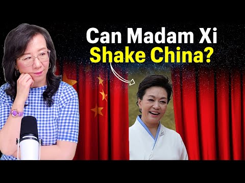 Who is the woman behind Xi Jinping?