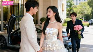 After rebirth, she stayed away from the jerk. Seeing her with another man, he collapsed!