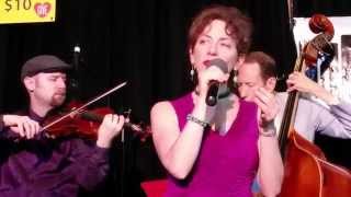 &quot;J&#39;arrive à Toi&quot; by Carla Bruni