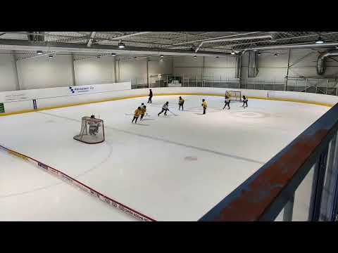 Jokipojat valkoinen vs Kalpa P keltainen