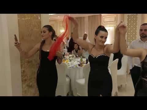 Dhendri Gjerman vesh qeleshe|U çmenden Gjermanet pas veshjeve tradicionale|Dasma Gjermano-shqiptare