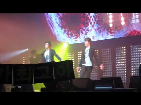 [fancam] 110610 TVXQ - Rising Sun SM Town Paris