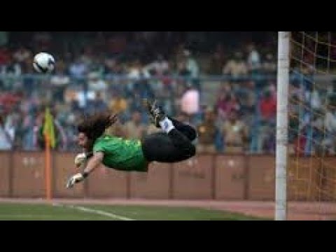 Las 5 mejores atajadas sorprendentes en el futbol mundial