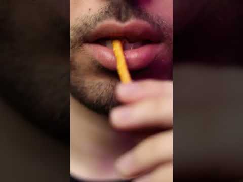 Lips ASMR Crunchy Salty Sticks