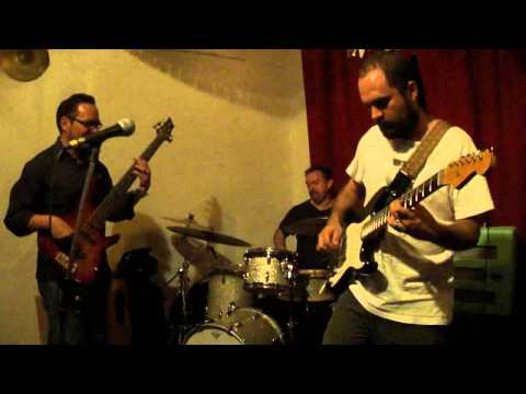 Tom Kessler - Electric Groove Trio - Andre Breton (13 - Jul - 2013)