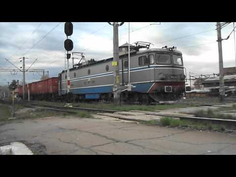 CFR MARFA 711 cu 2 vagoane