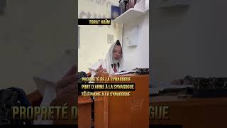 Téléphone, armes et propreté à la synagogue