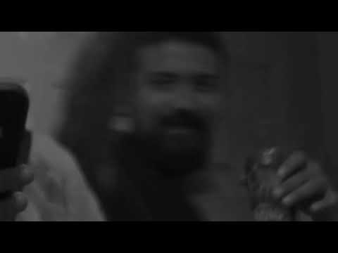 67Clique - Mascaras y manos negras