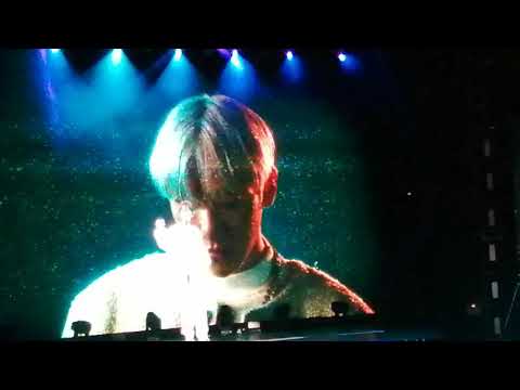 SuperM LIVE IN LONDON Baekhyun - UN Village