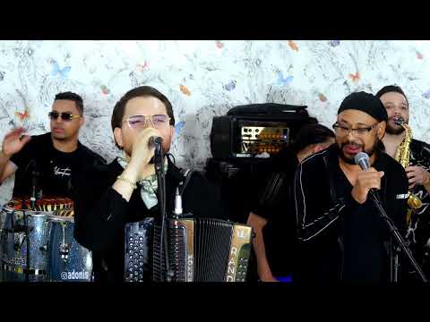 EL GRUPO D'AHORA FT. LUIS VARGAS - LA NIÑA ADOLESCENTE (EN VIVO)