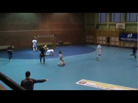 K.S Auto Wicherek Oborniki - Akademia Sportu Sieradz (9-8) - skrót meczu (11.02.2012)