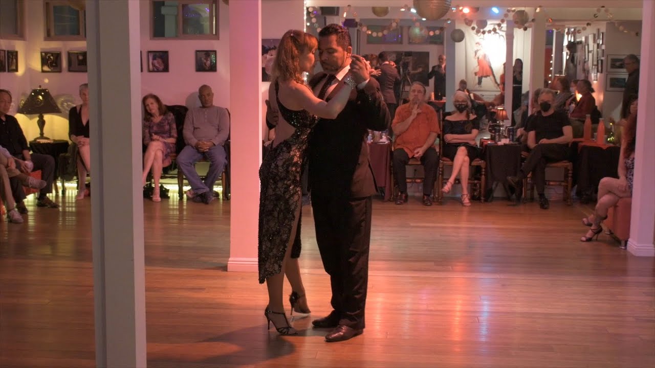 Lorena Ermocida and Dennis Cante 1/2