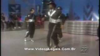 Download lagu Electric Boogaloo Michael Jackson aprendeu o moonw... mp3