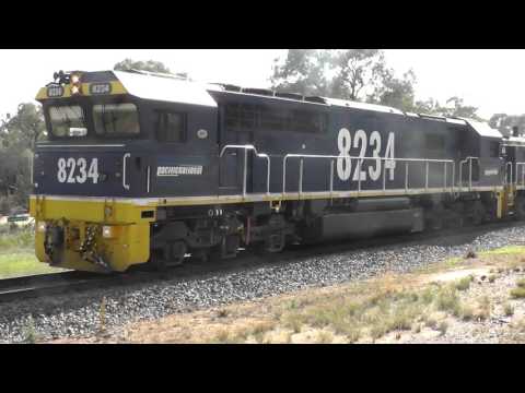 Manildra train climbing through Mandagery NSW