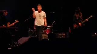 Anderson East singing Learning in Springfield, IL on June 3, 2016