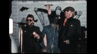 Harry Nilsson and Ringo Starr at the Son Of Dracula Premiere