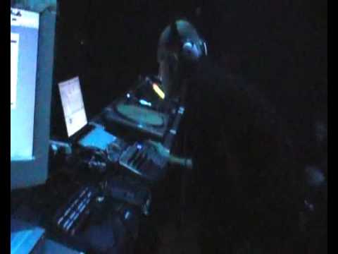 NKo HarryPotar Wakefields WeaselBuster 9mm MSD Suburbass Nout Weser @ CrossClub (CZ, 2007)