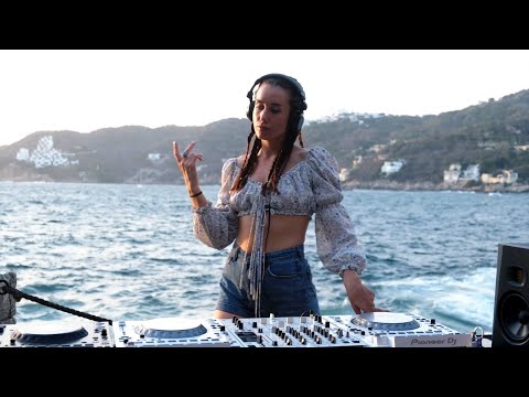 Veo Veo (Fuga Candombe) - DANIELA casavola - Official Video