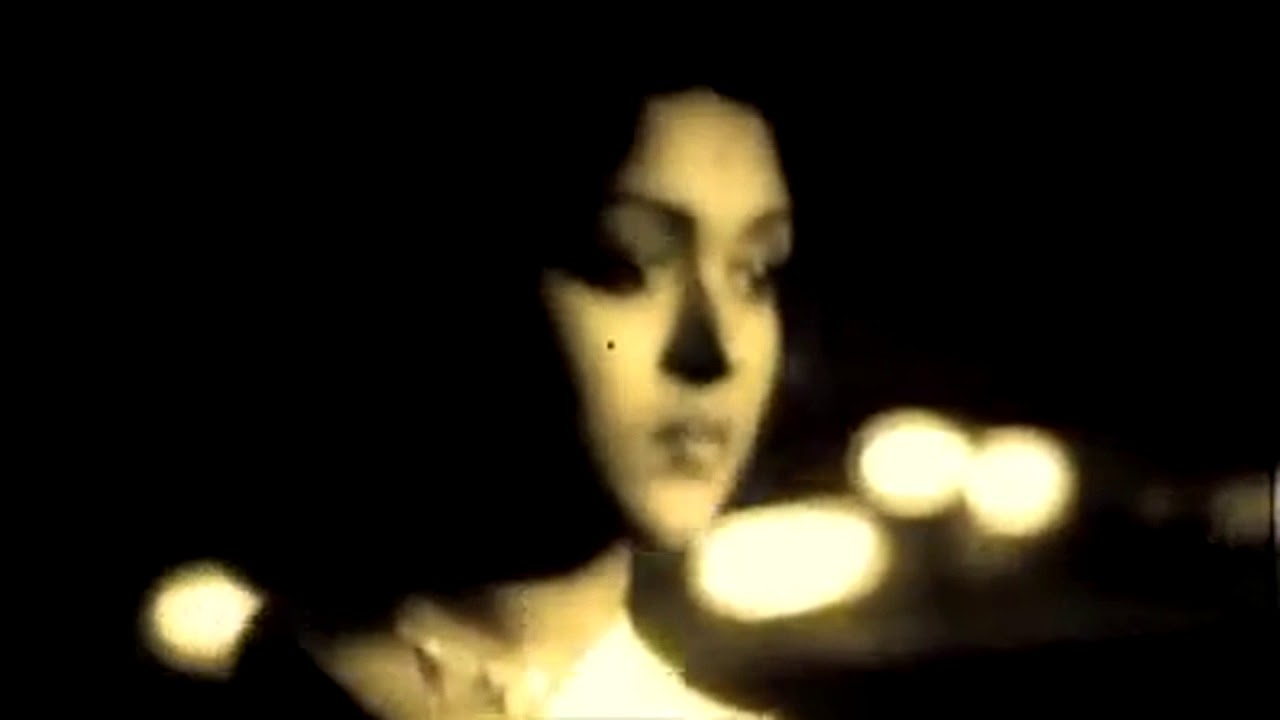 Kuthaalathula Kudiyirukkira Song Lyrics | Kannin Manigal