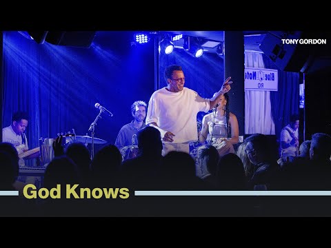 Tony Gordon - God Knows (Black and White Ao Vivo)