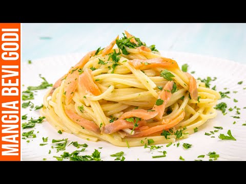 SPAGHETTI CON SALMONE E CAPRINO
