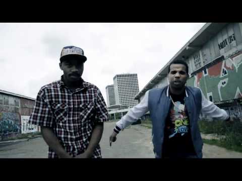 xcentriek - Bewapend Met De Pen