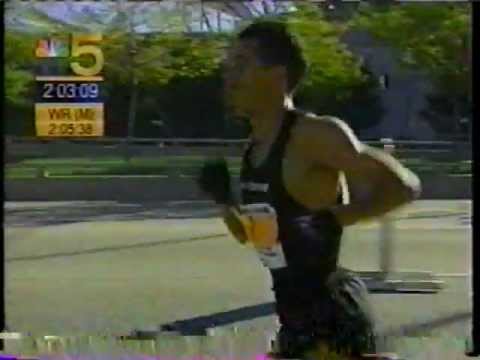 KHANNOUCHI wins @ 2002 CHICAGO MARATHON