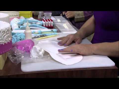 Mulher com 14 05 2013 Eleia Conti   Bolo fake em biscuit Parte 1 2