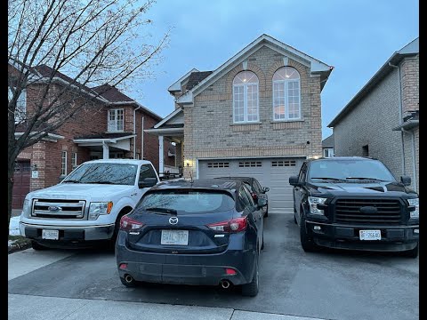 12 Prince Crescent Brampton, ON L7A 2C7