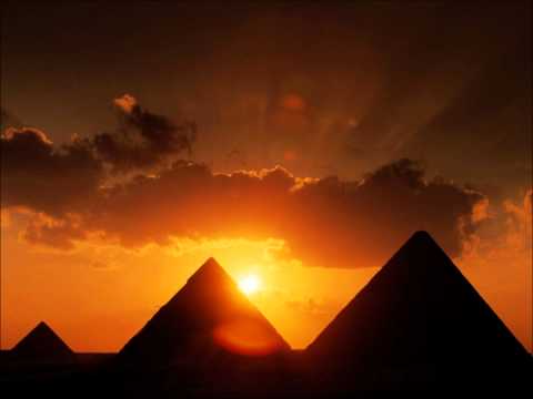 Bjorn Akesson - Painting Pyramids [Tune Of The Week].wmv