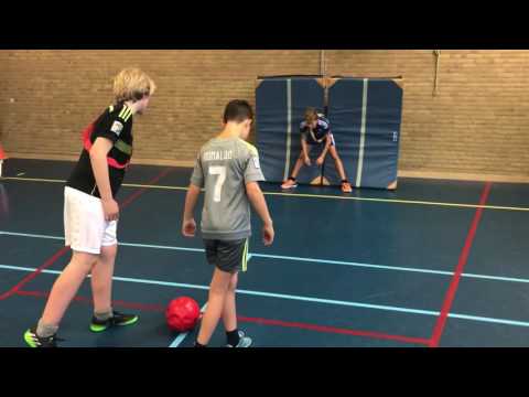 Mannequinchallenge groep 8 OBS Wemeldinge