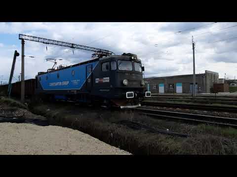 SUPER MECANIC pe un marfar Rail Cargo Carrier (Ro-RCCRo) cu 40 1068-0