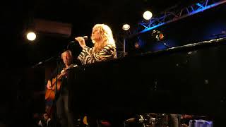 Vonda Shepard &quot;I Only Wanna Be With You&quot; Live Paris 2023