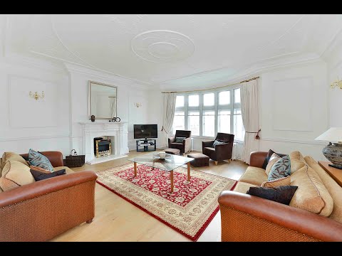 34 OLD COURT PLACE, W8. AVAIL TO RENT.